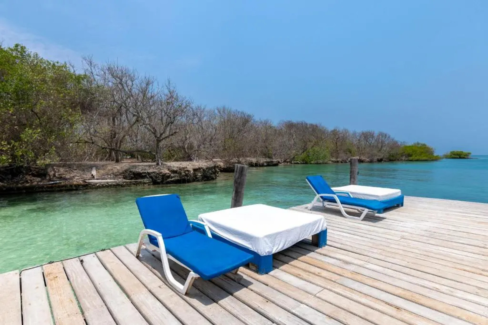 Isla Rosa Boutique by NOMAD GURU