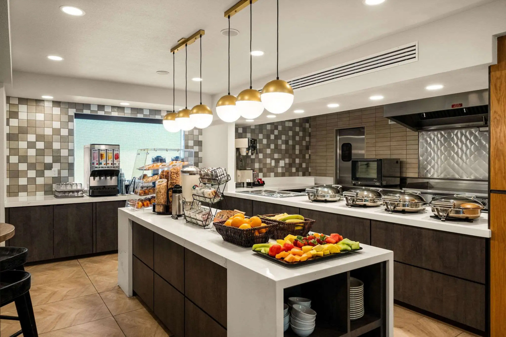 Oxford Suites Redding