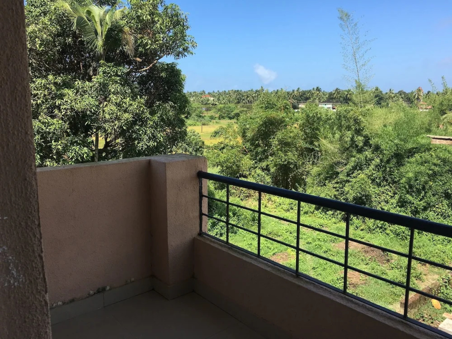 OYO 7001 StayOut Parth Inn