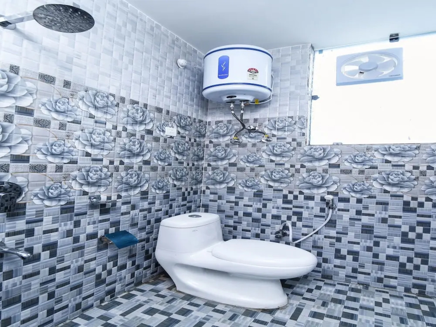 OYO 15806 Hotel Naddi Hills