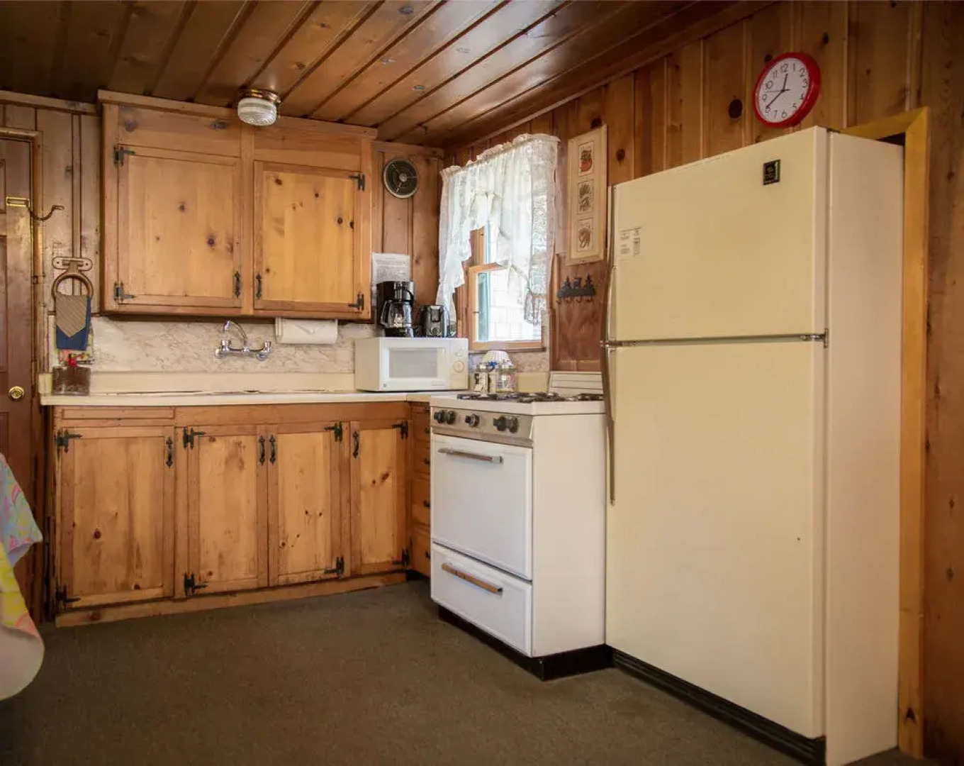 Golden Bear Cottages