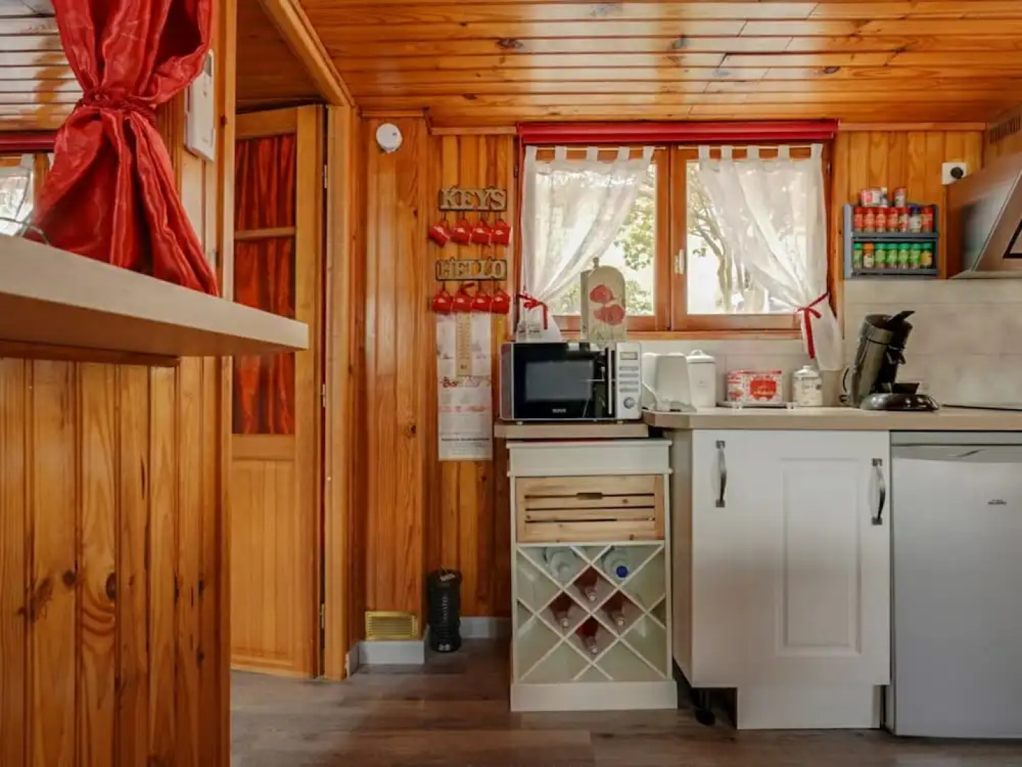 Comfortable House Boat in Homps with Roof Terrace