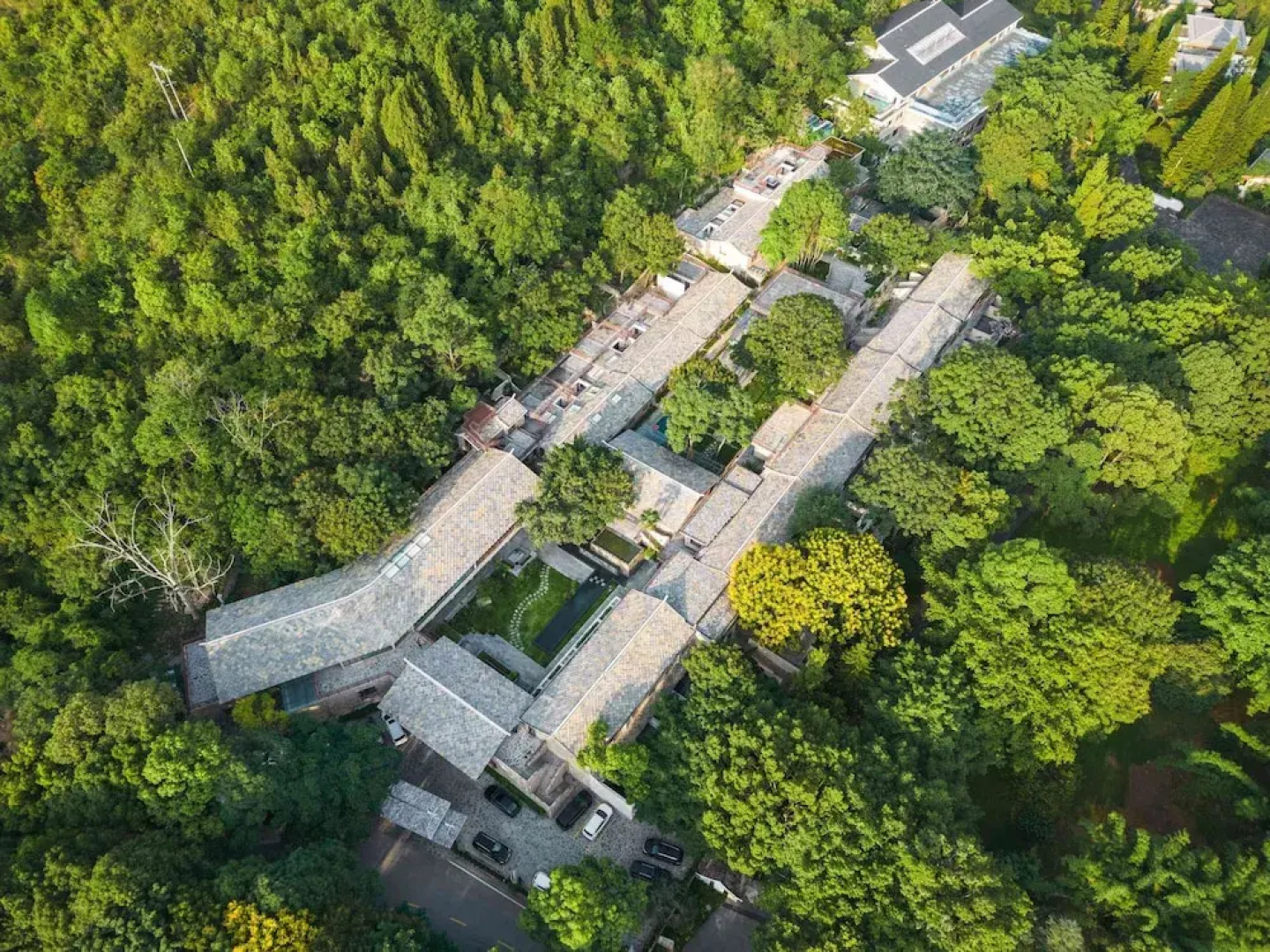 Yaojia Waterfall Village Resort