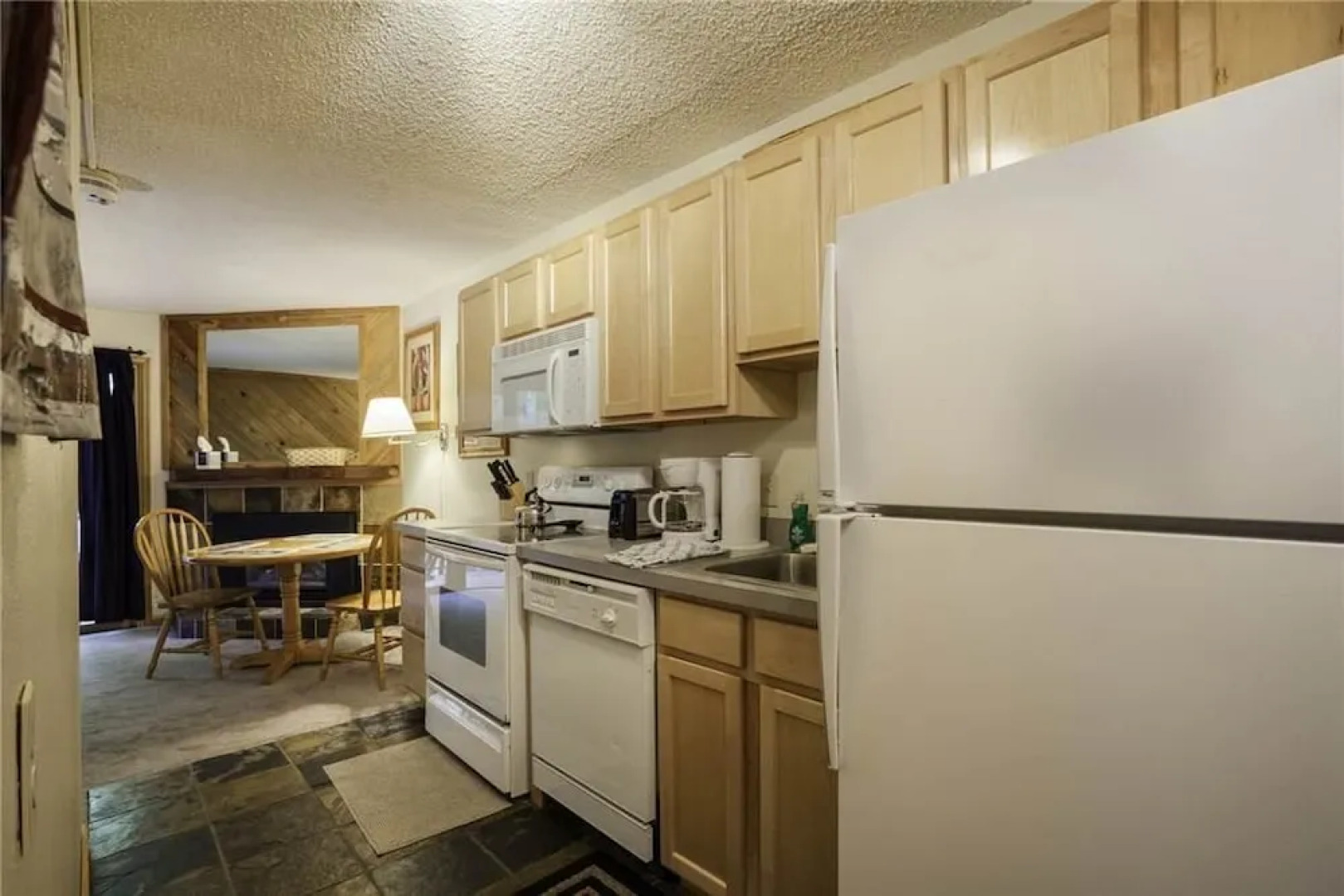 Scandinavian Lodge And Condominiums by Pioneer Ridge Mgmt