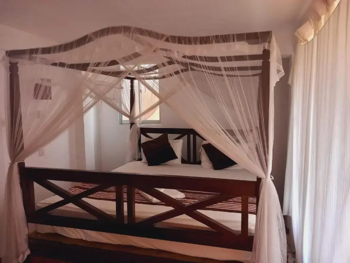 Blue Horizon Beach Hotel