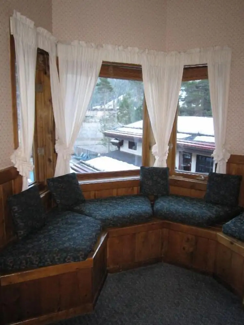 GetAways at Olympic Village Inn