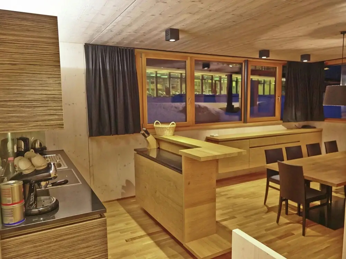 Modern Apartment With Sauna, Balcony, Garage, Washing Room