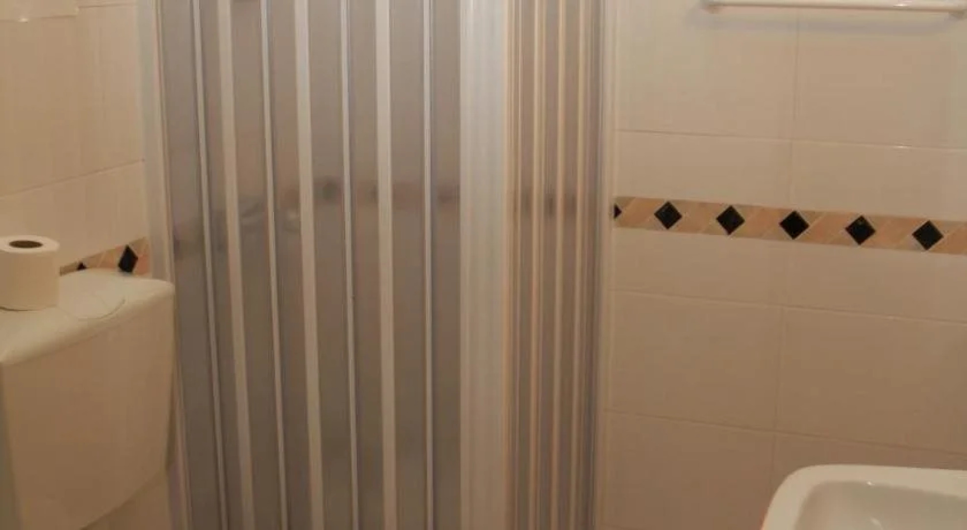 E-Nove Lounge Hostel Caffe