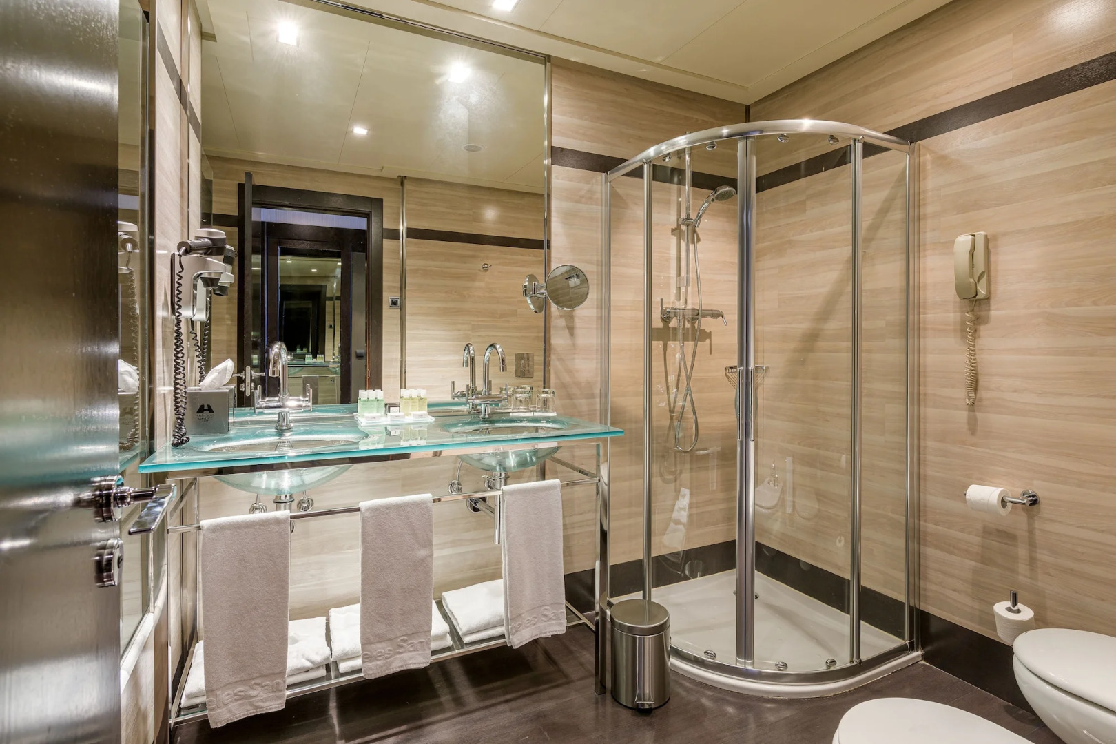 Hotel Maydrit Airport