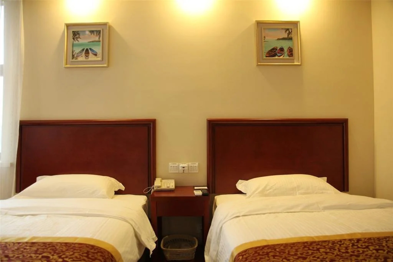 GreenTree Inn HanZhong Railway Station BeiYiHuan Road Express Hotel