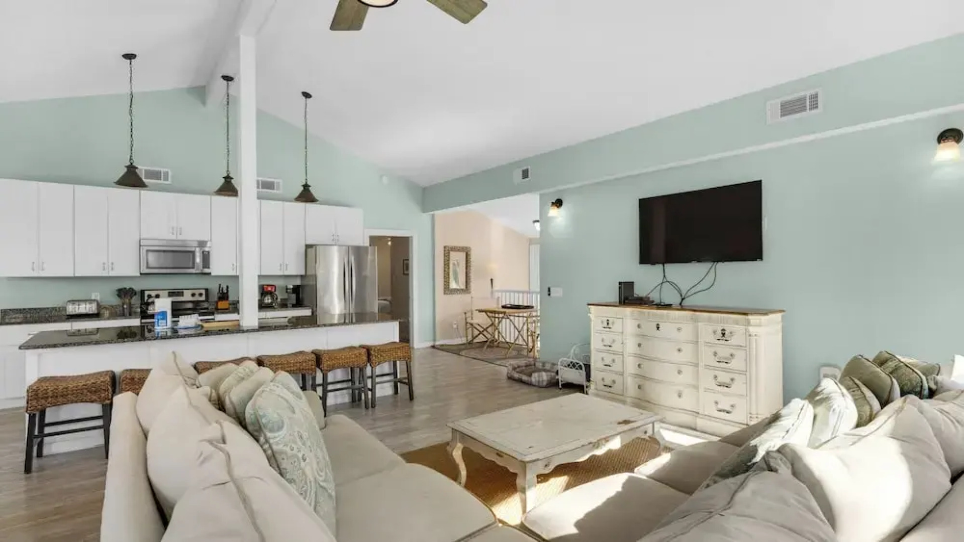 Your Ideal Beach Getaway With Private Pool, Game Room and Close to Beach!