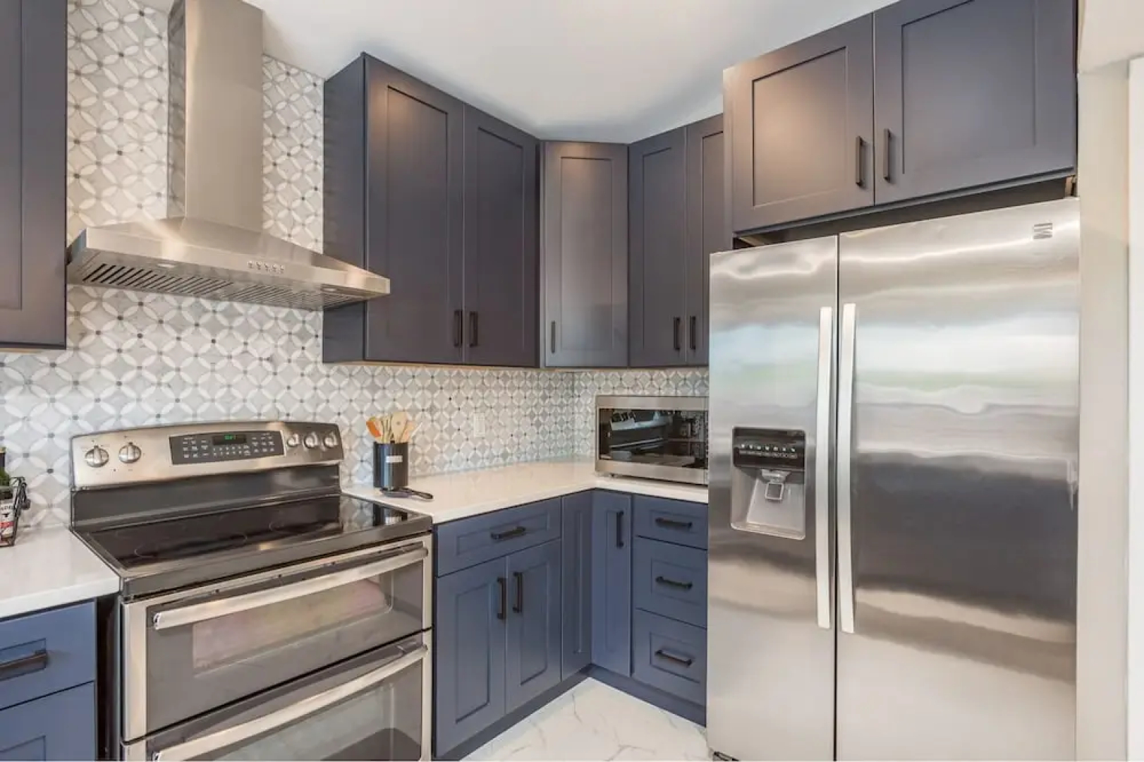 Great 6BR for All Ages/Heated Pool 5 Min to Beach by RedAwning