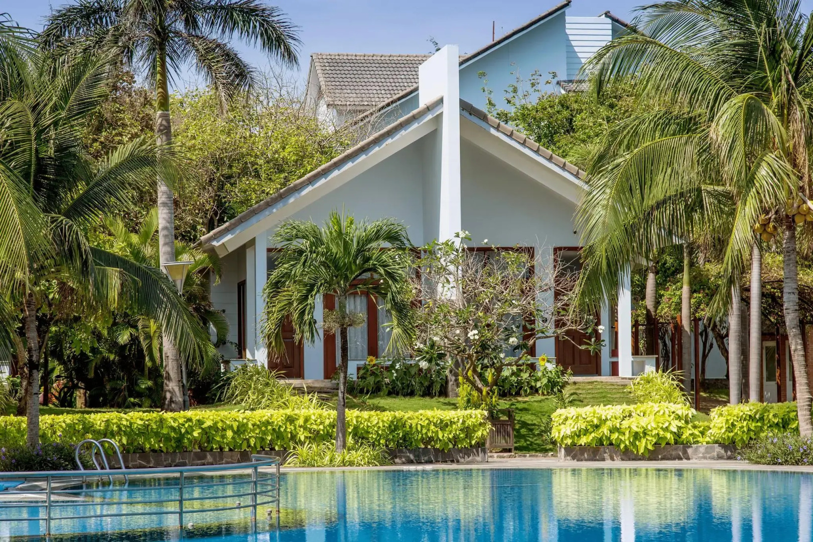 Carmelina Beach Resort