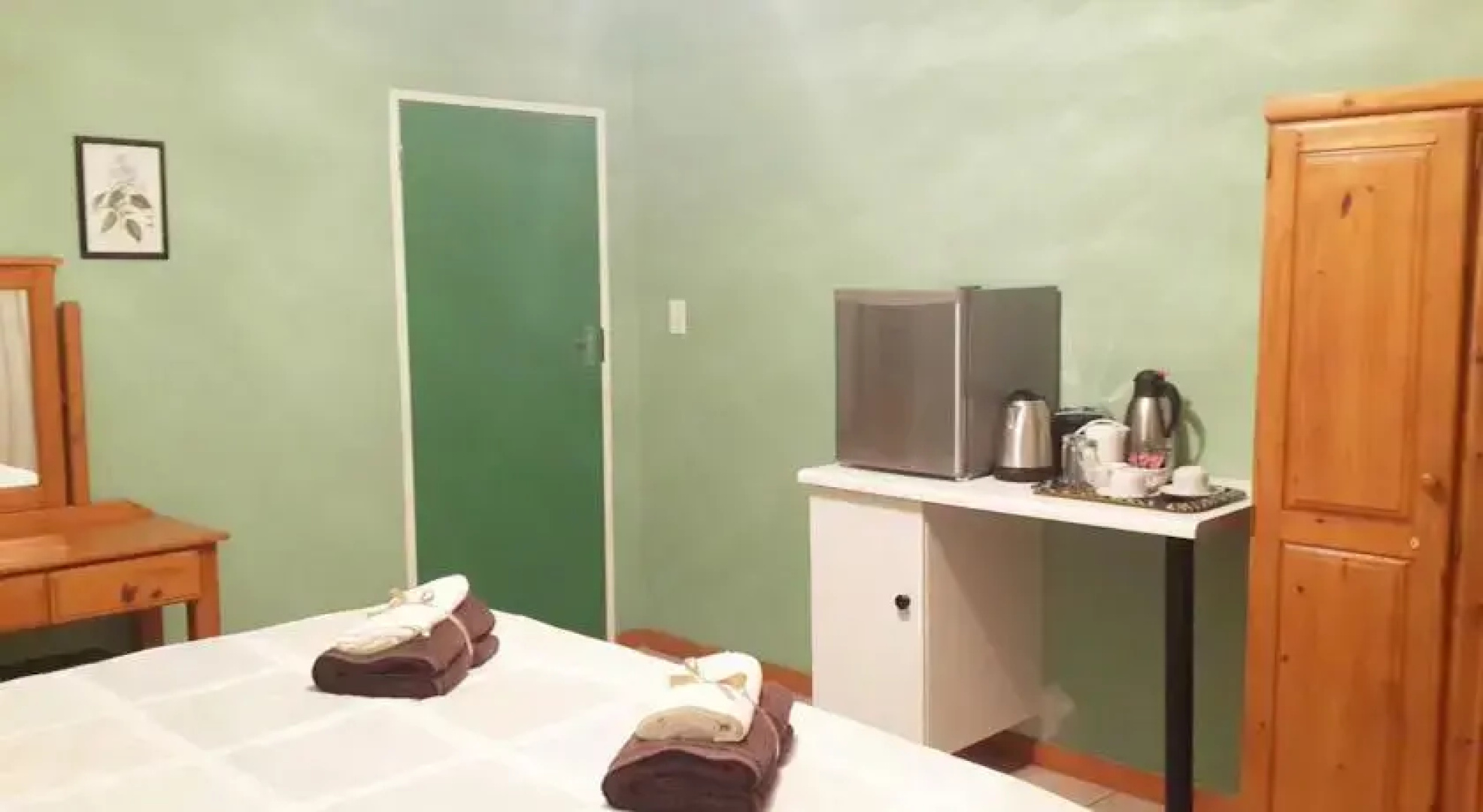 Oaks and Acorns Guest Lodge
