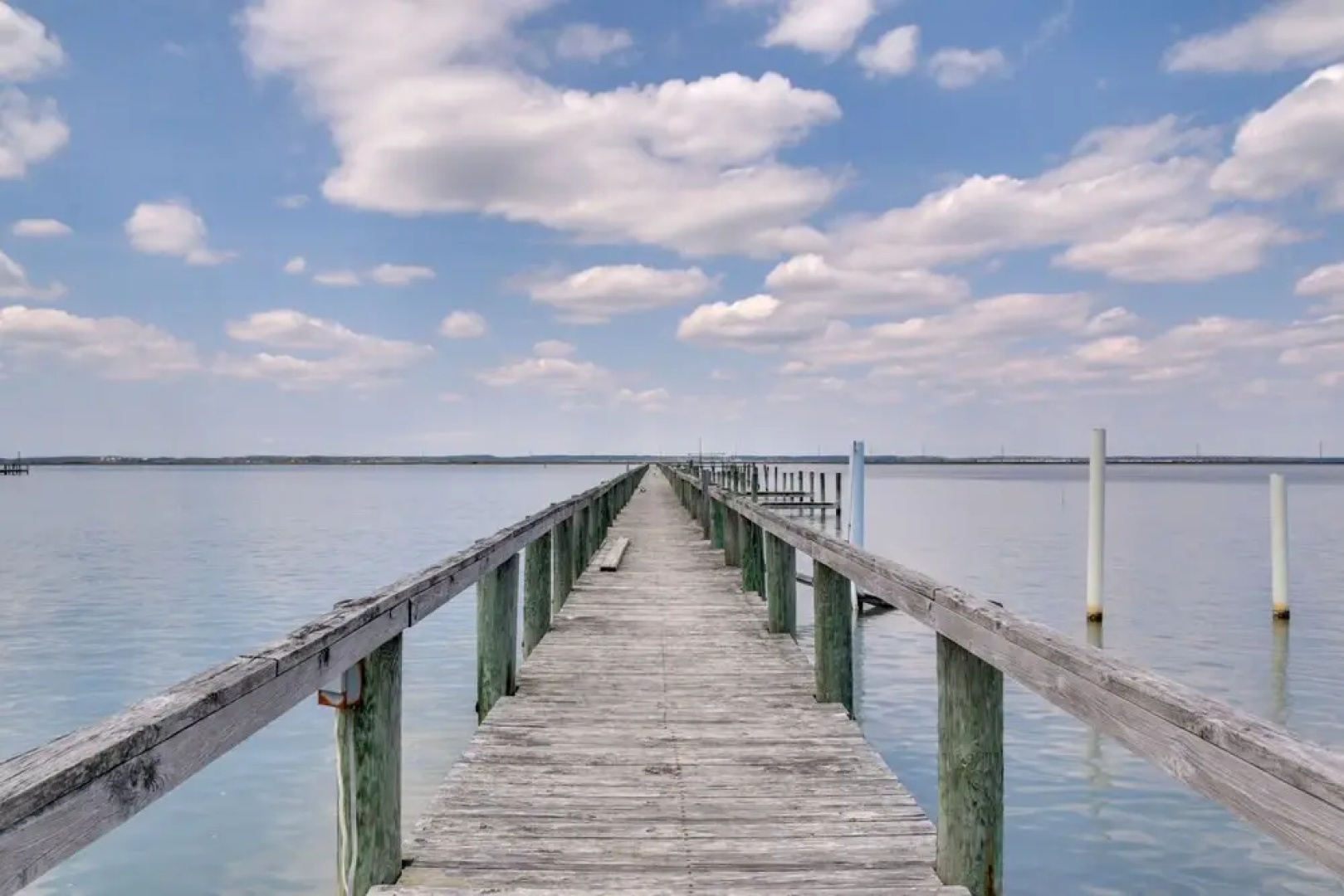 Bayfront Chincoteague Getaway w/ Fire Pit!