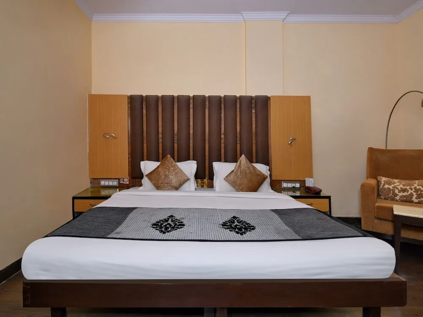 OYO 10706 Hotel Siddhartha