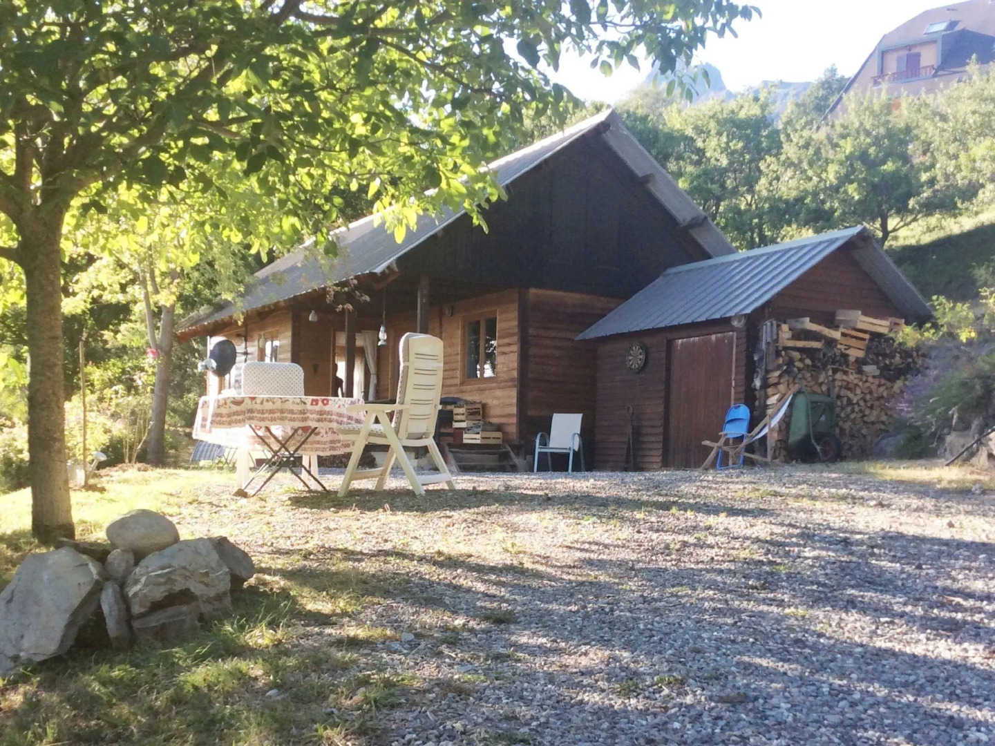 Beautiful Chalet with Terrace, Garden, Barbecue, Parking