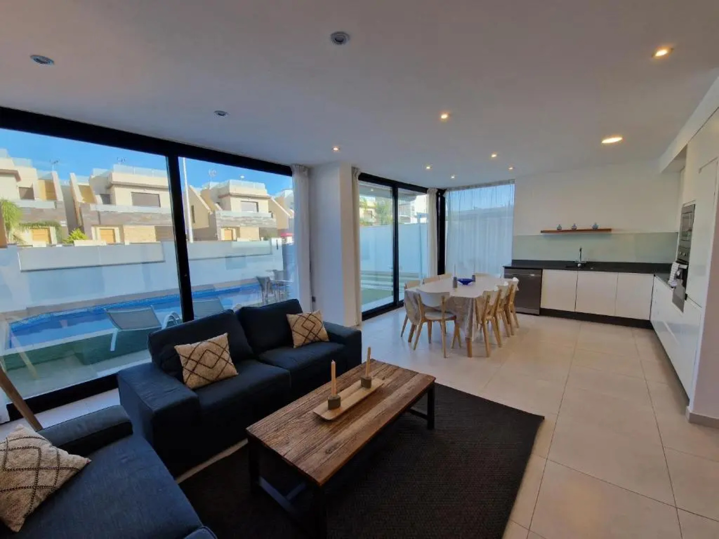 Lo Pagan Holiday House