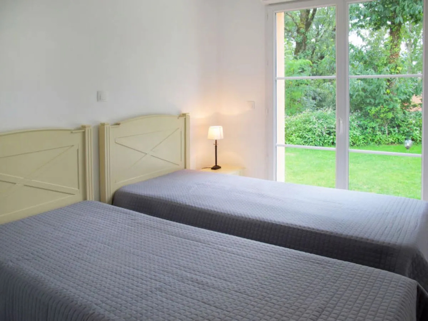 Domaine Royal Green (MZA101)