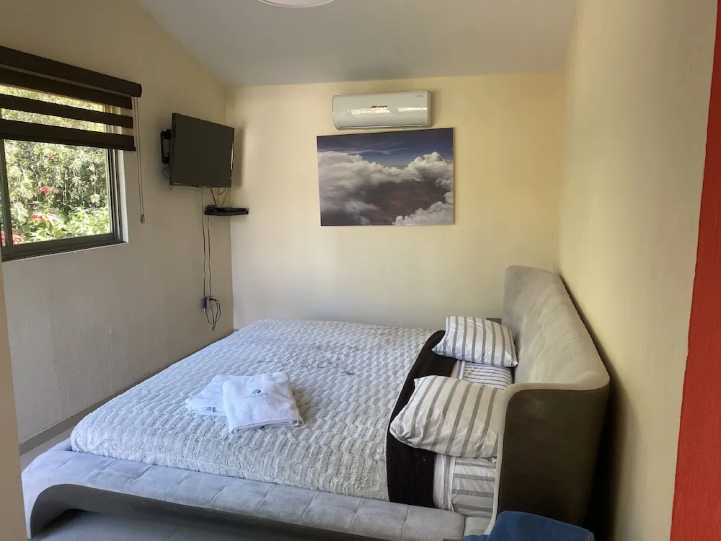 El Jardín De En Medio