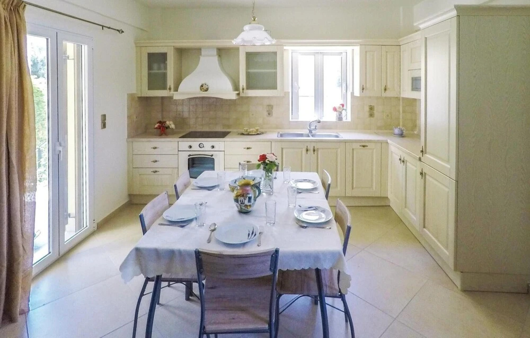 Stunning Home in Diakopto With Wifi and 4 Bedrooms