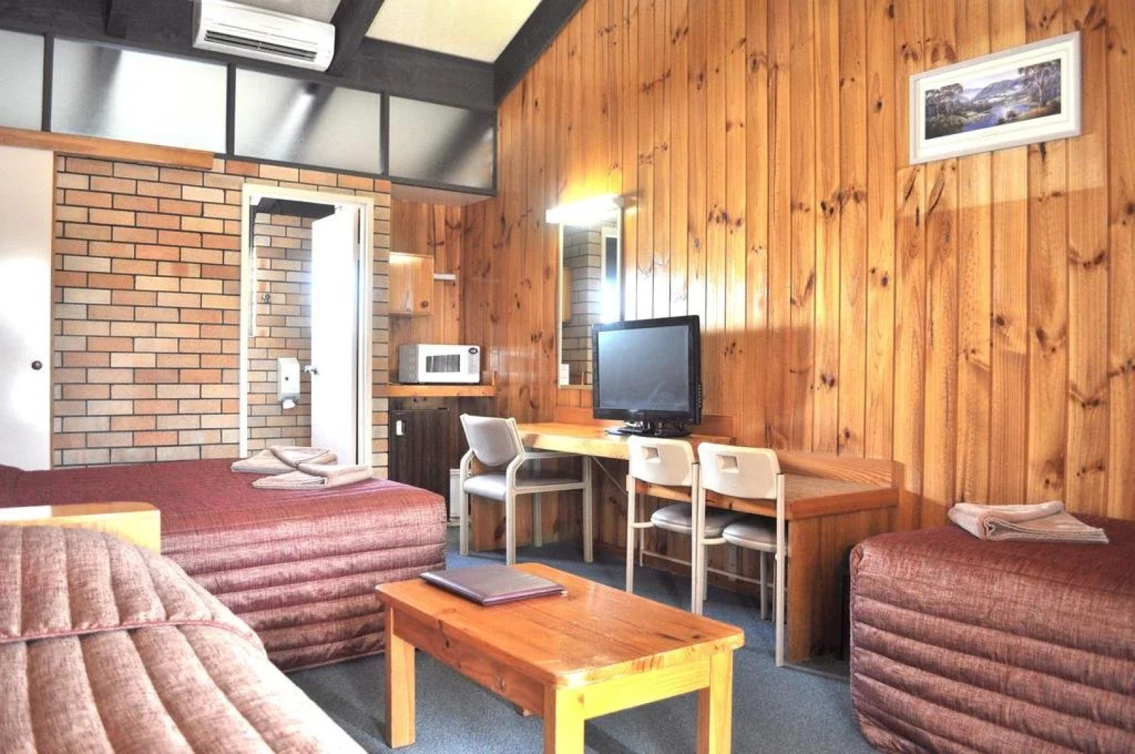 All Travellers Motor Inn