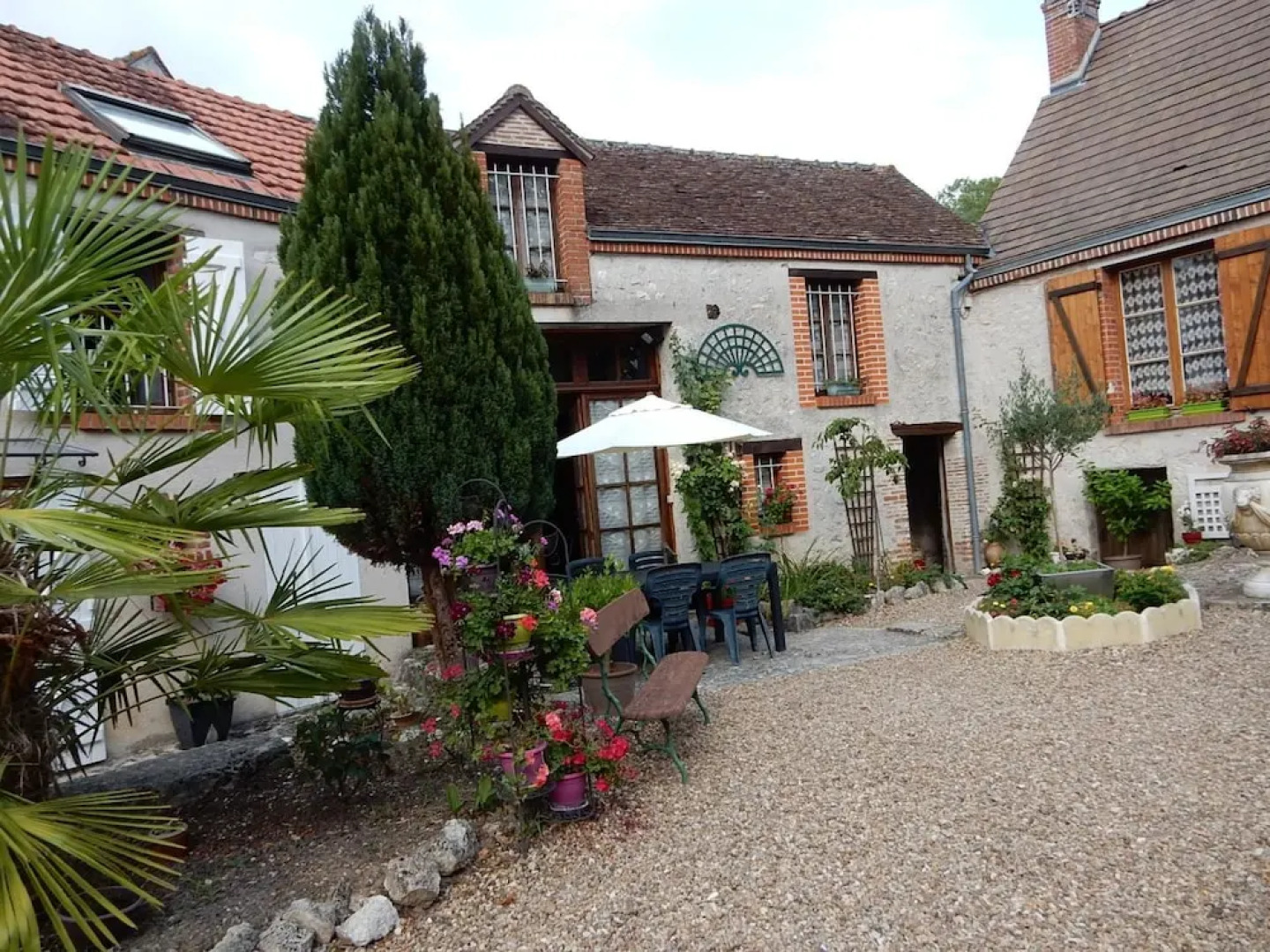 House With one Bedroom in Mer, With Enclosed Garden and Wifi