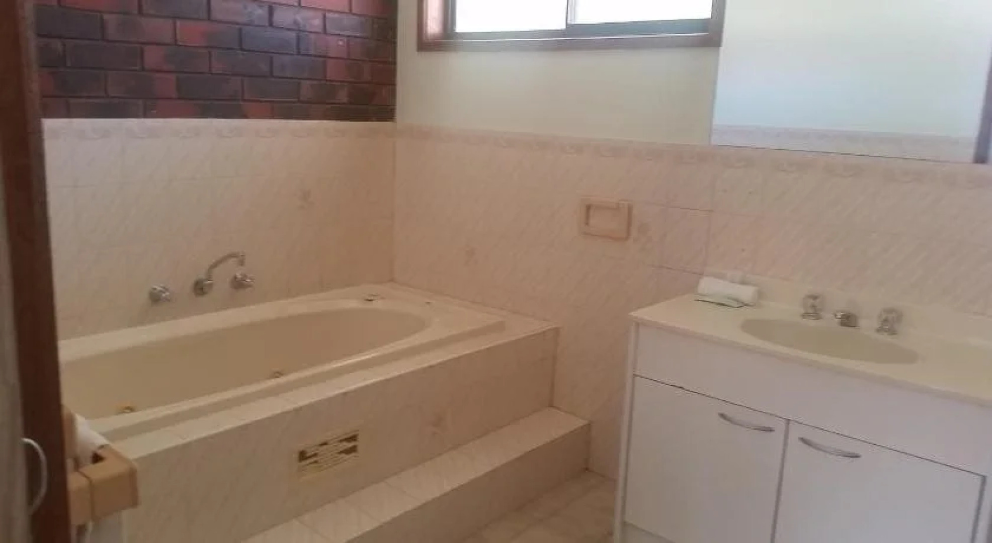 Sanz Motel Wentworth