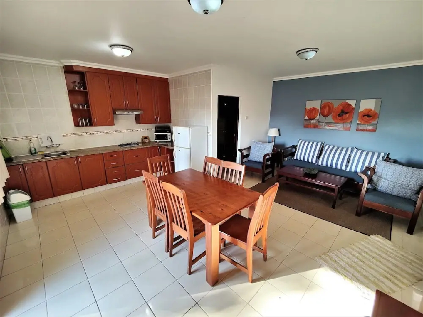 Waves Lodge