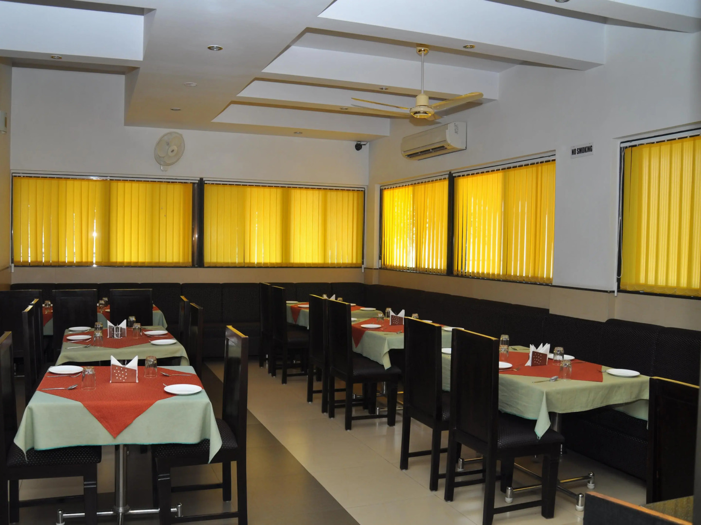 Hotel Excellency Inn