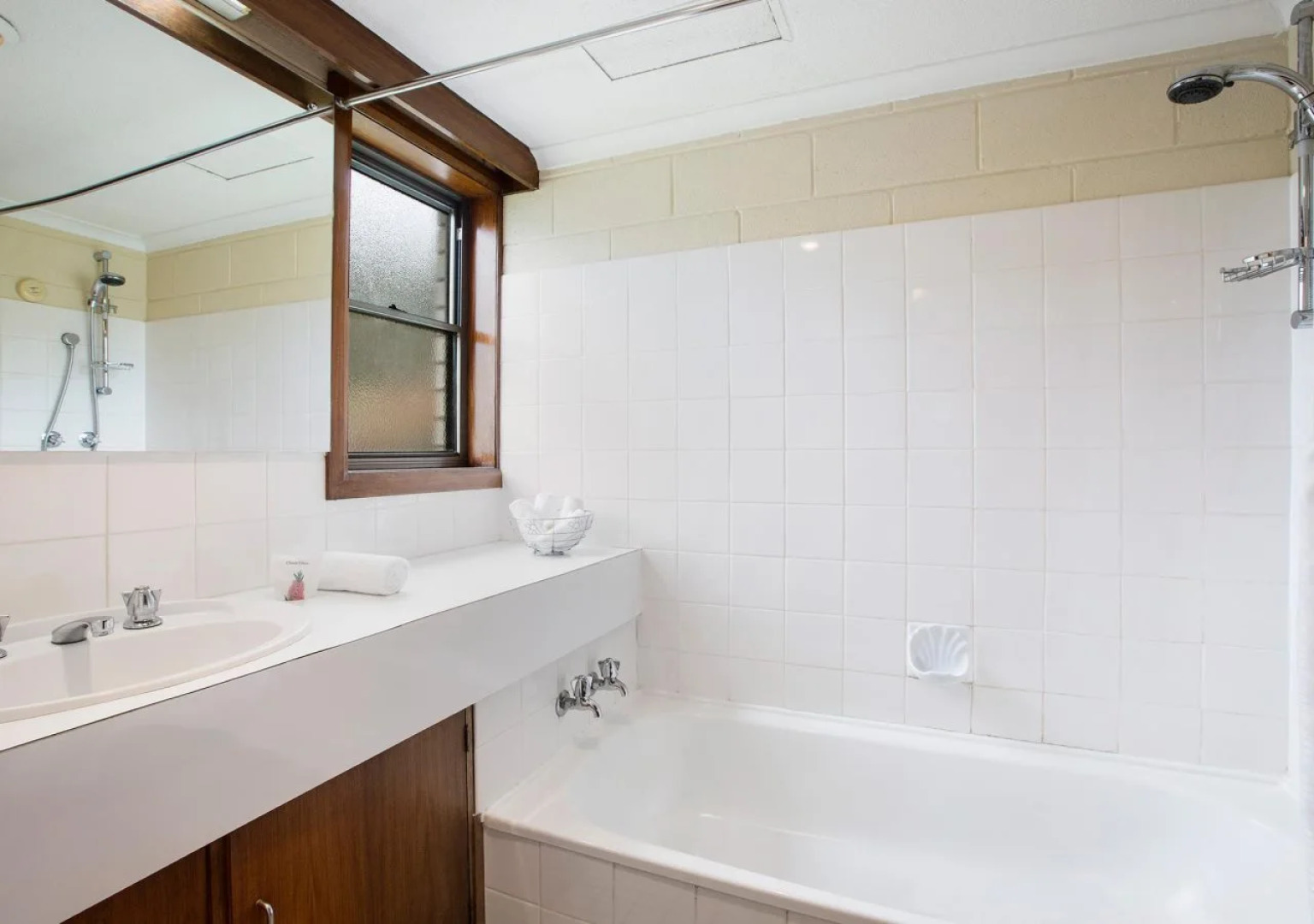 Nightcap at Riverside Hotel