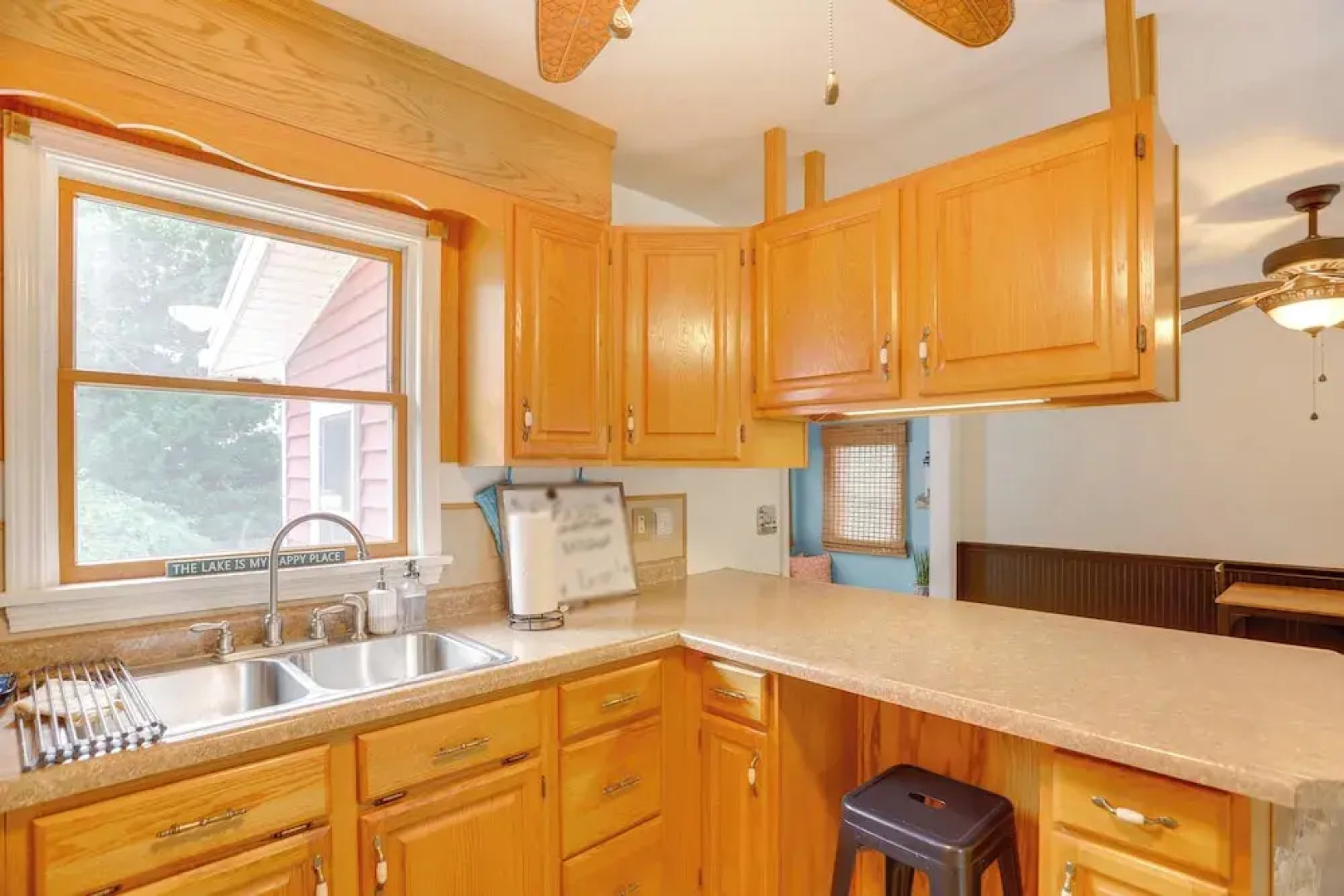 Steps to Lake Erie! Cedar Point Home Base w/ Deck