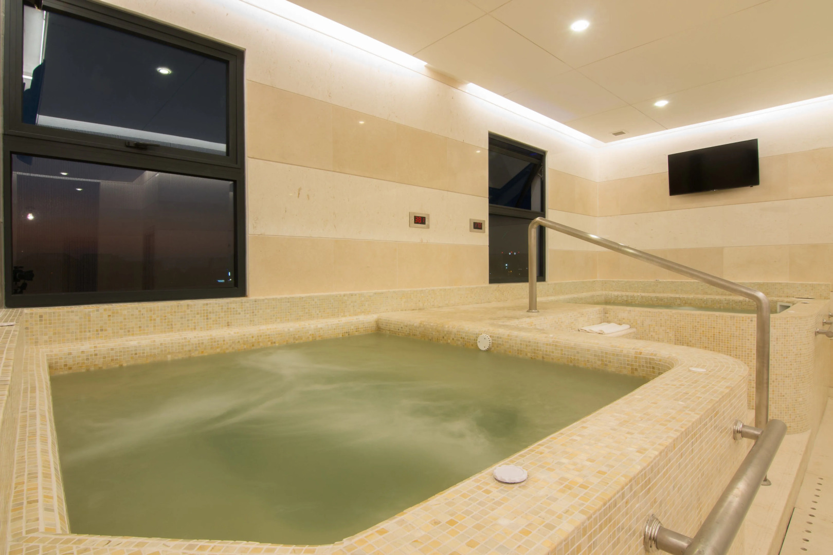 SUN & MOON, Urban Hotel