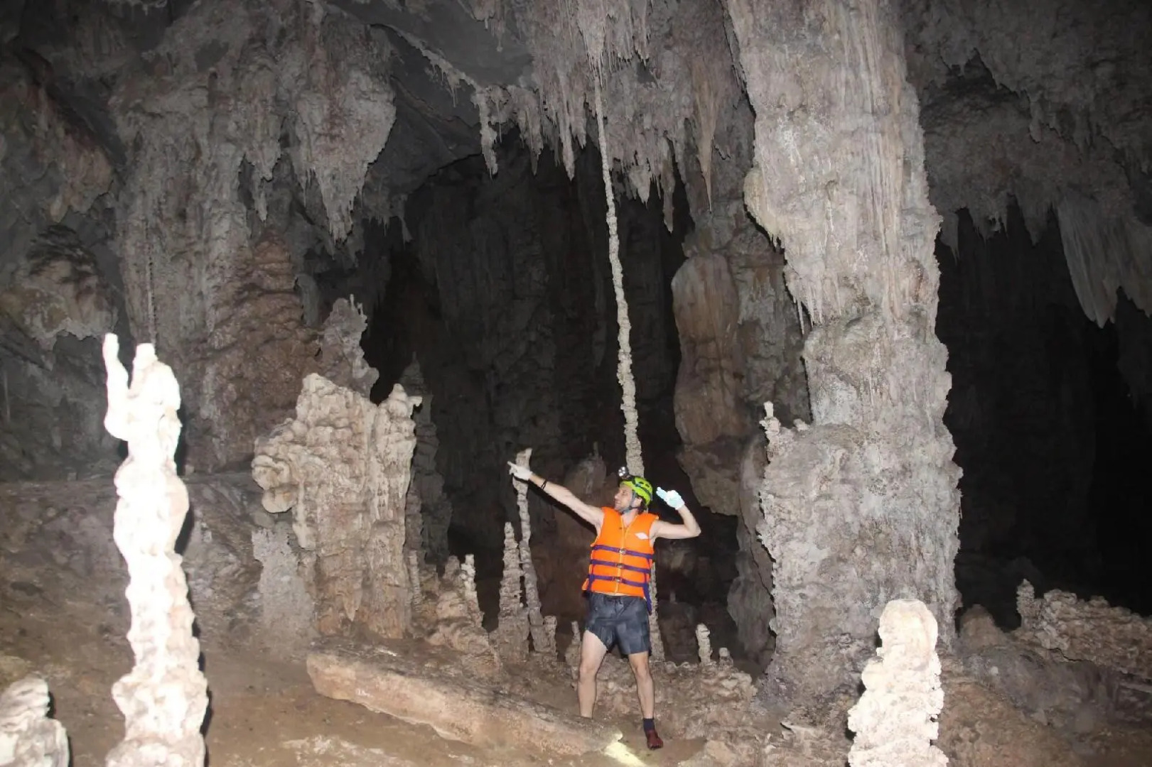 Green Riverside Cosy Home