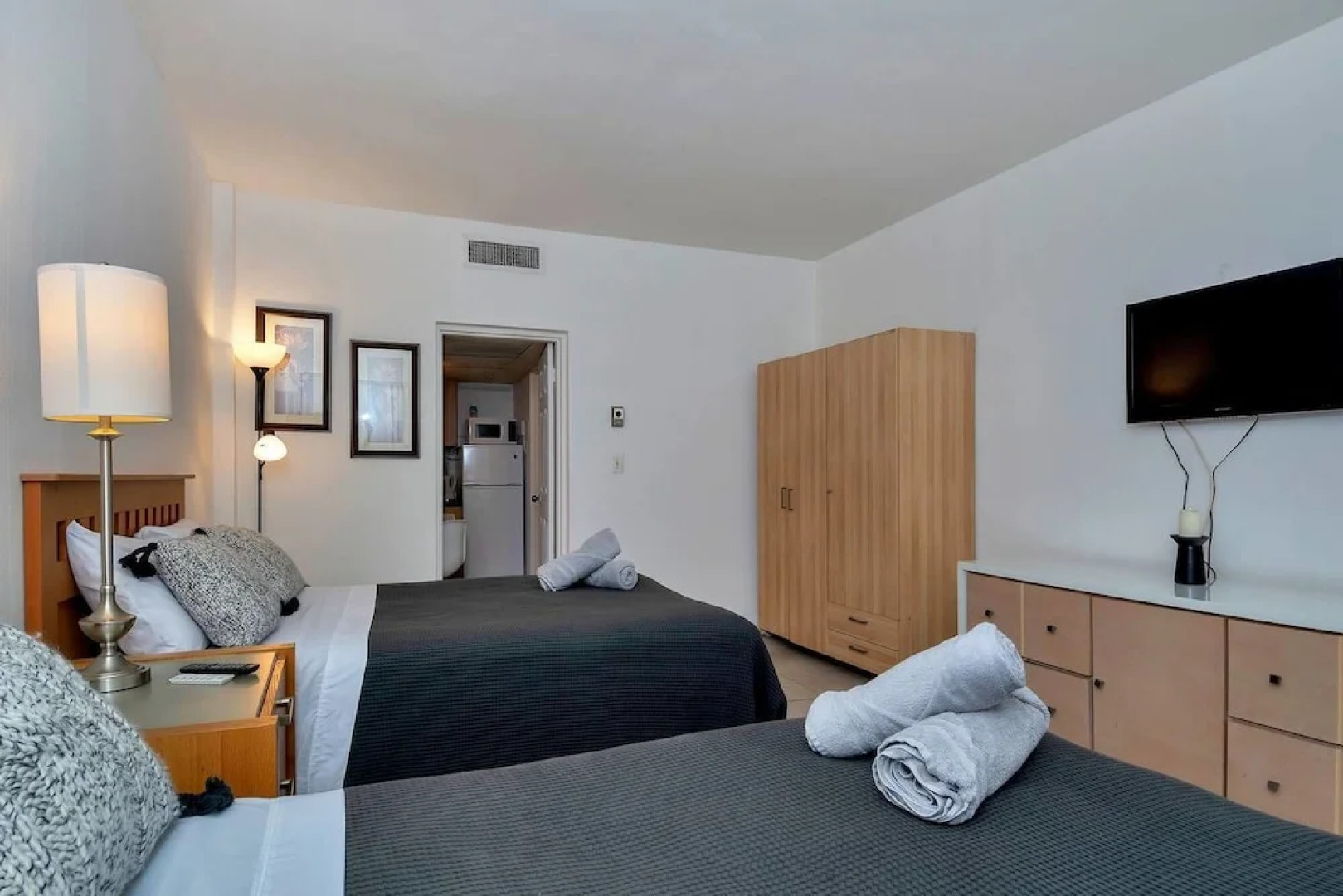 Lovely Little Studio With Pool, Hallandale Beach:)