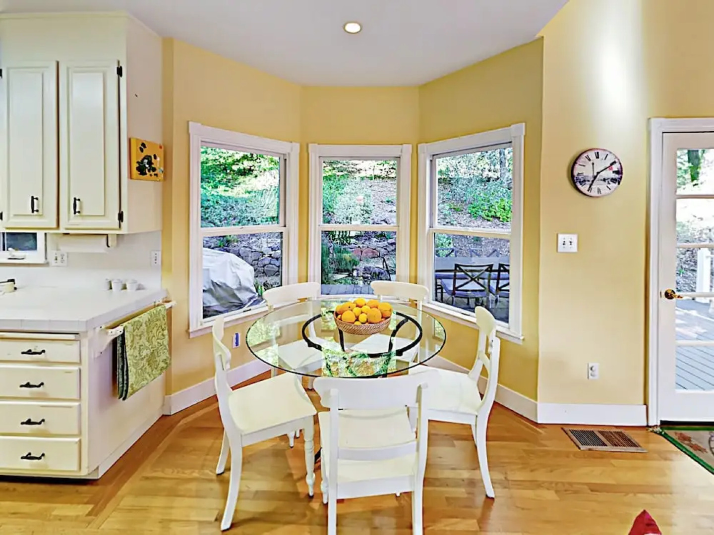 Quiet Wine Country Home Home