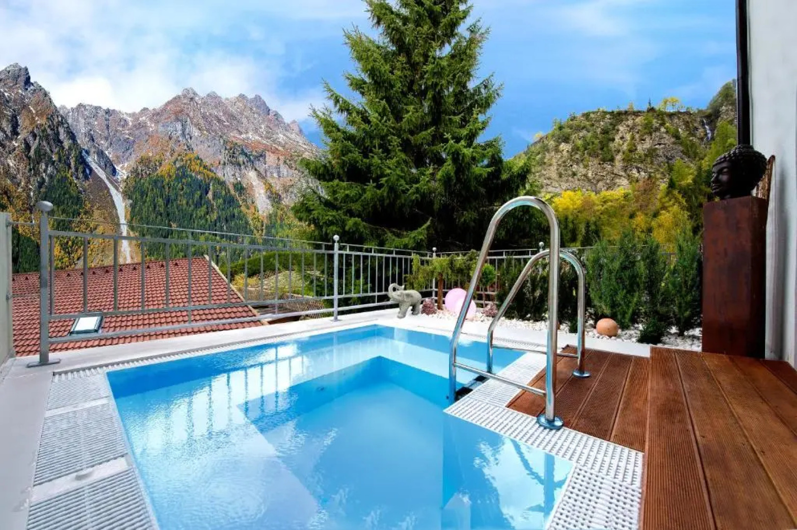 Hotel Vier - Studios & Restaurant