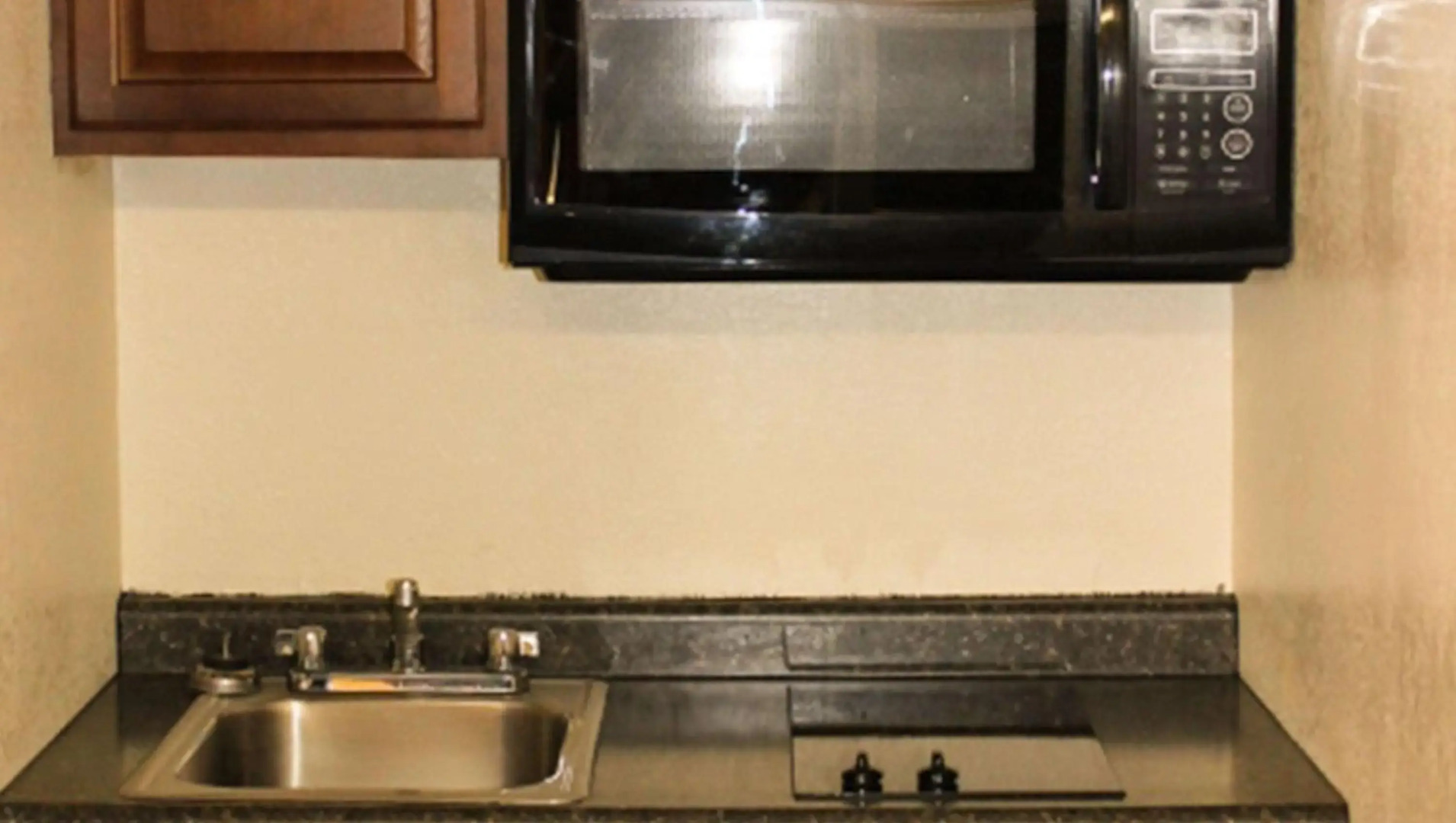 Budget Host Golden Wheat Motel