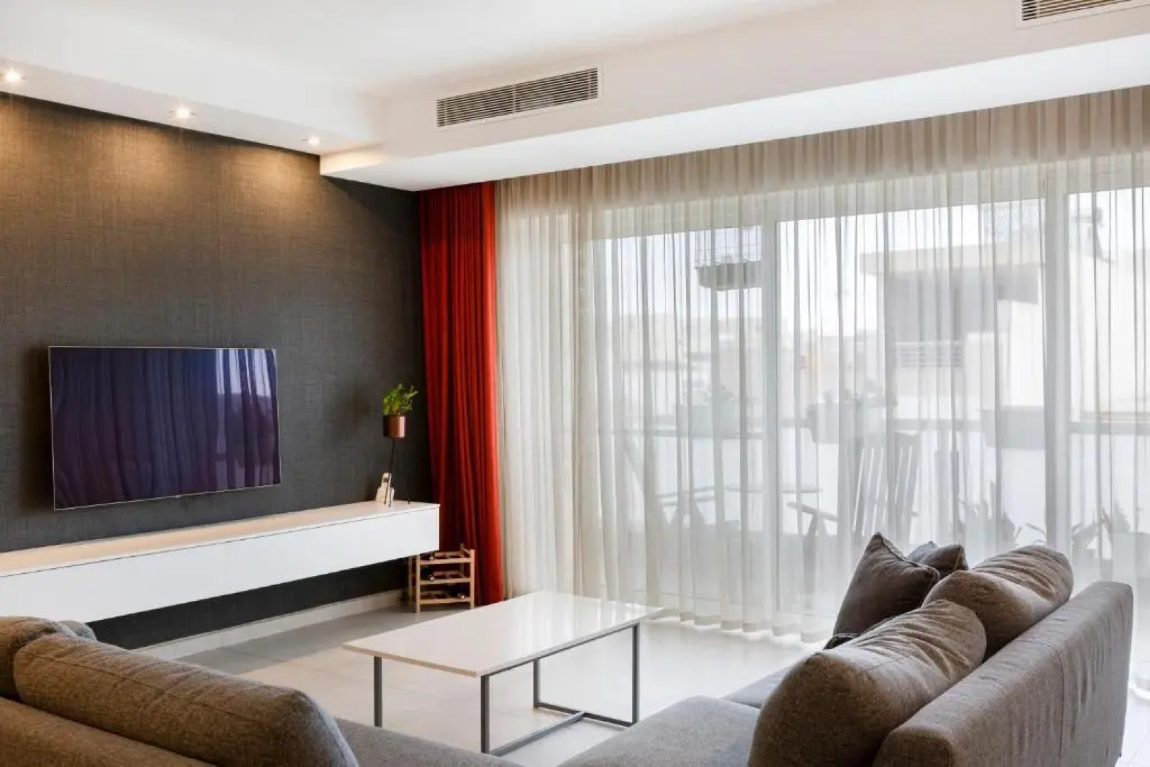 NGH12 - Lovely, spacious 2 bedroom apartment.