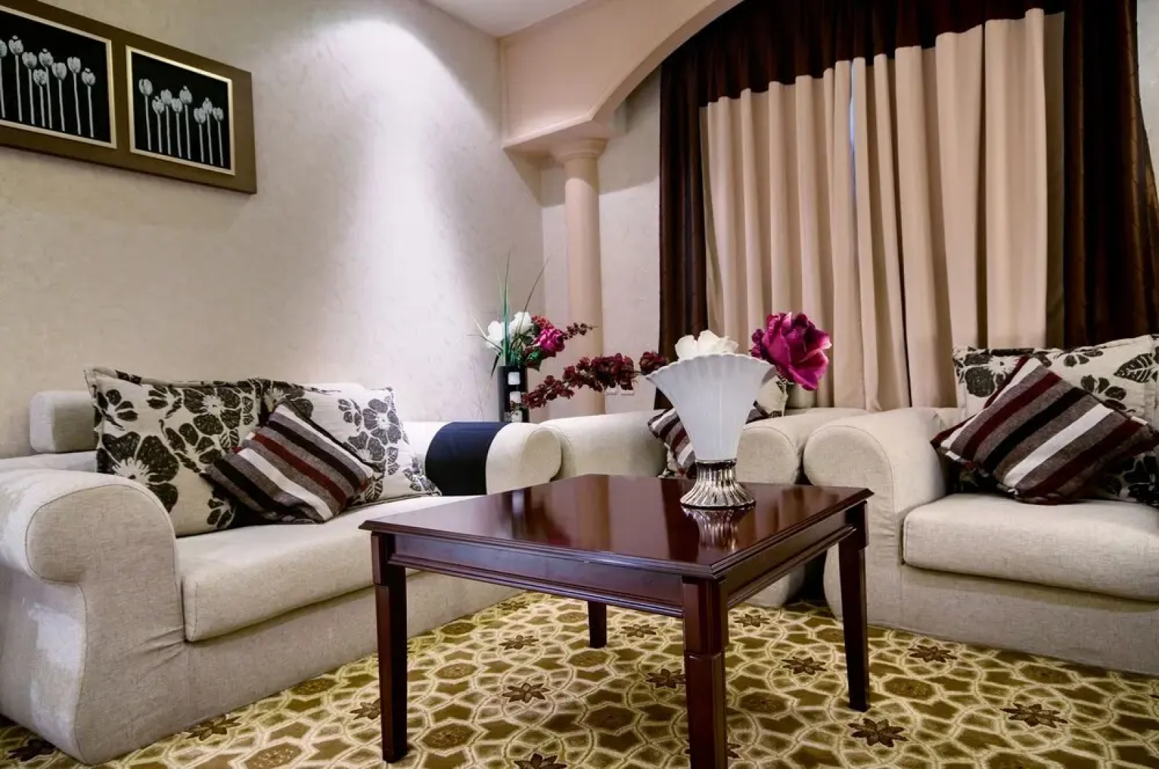 Sanam Hotel Suites