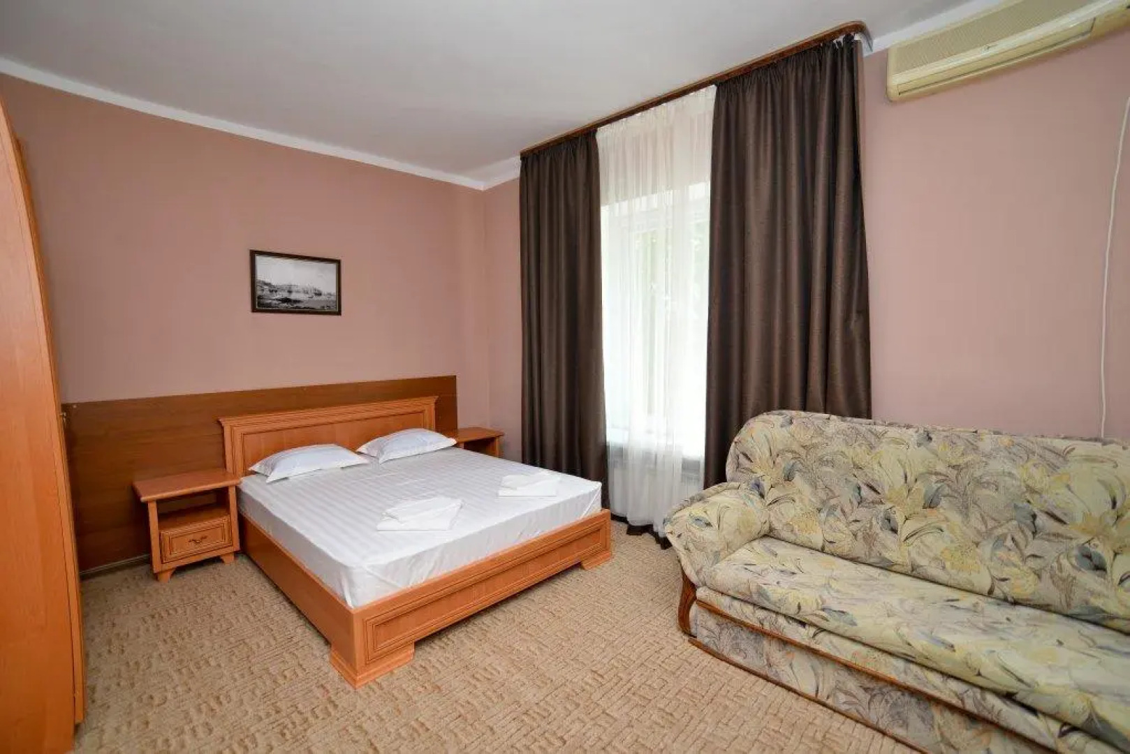 Корона(Евпатория)