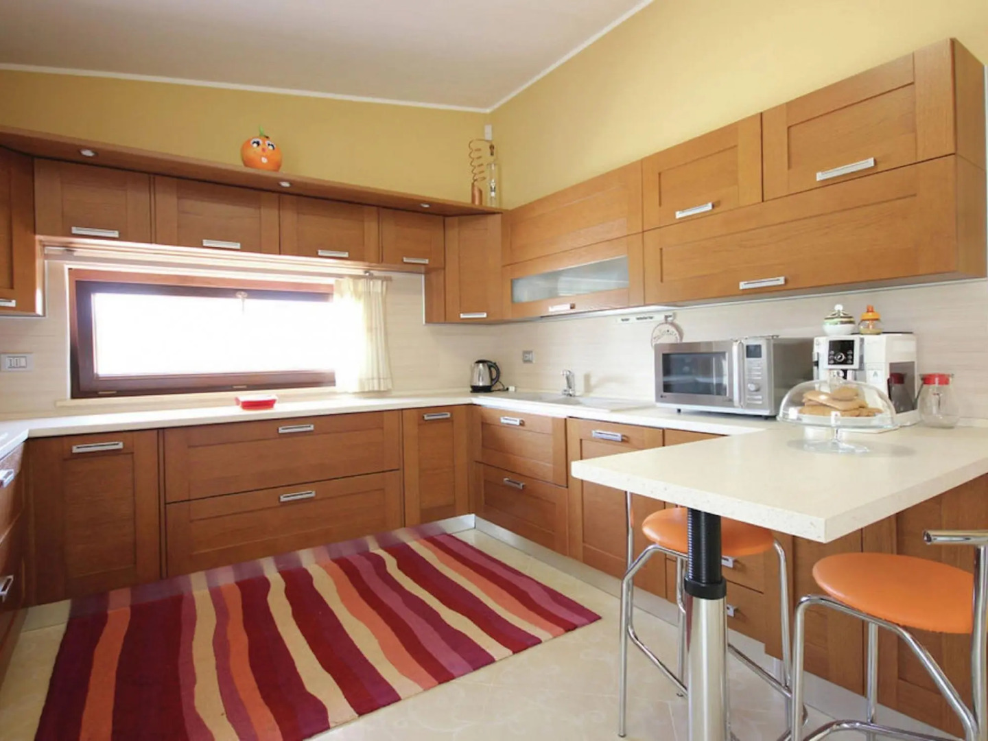 villa with private pool and air conditioning