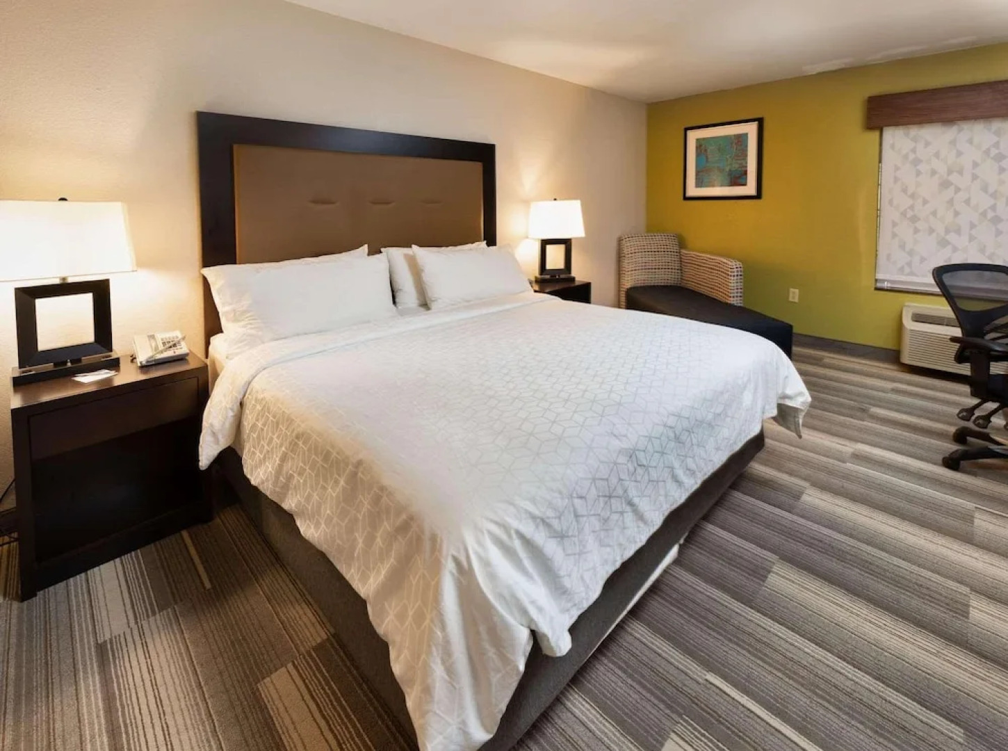 Holiday Inn Express & Suites South Haven