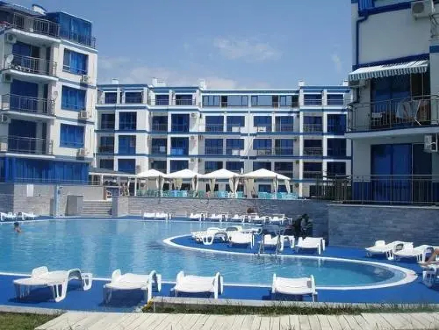 Apartment In Apartcomplex Blue Bay Palace