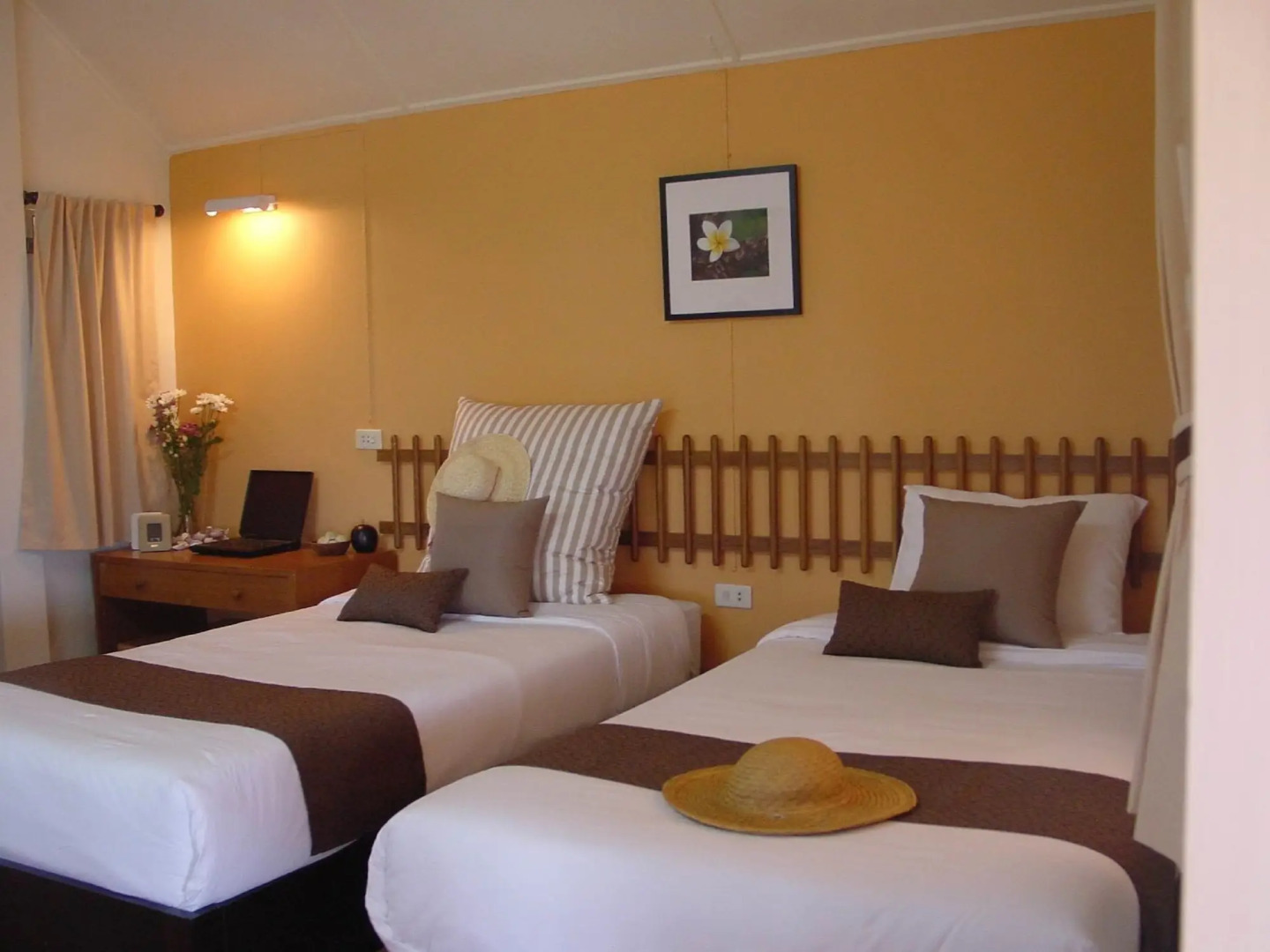 Lawana Escape Beach Resort