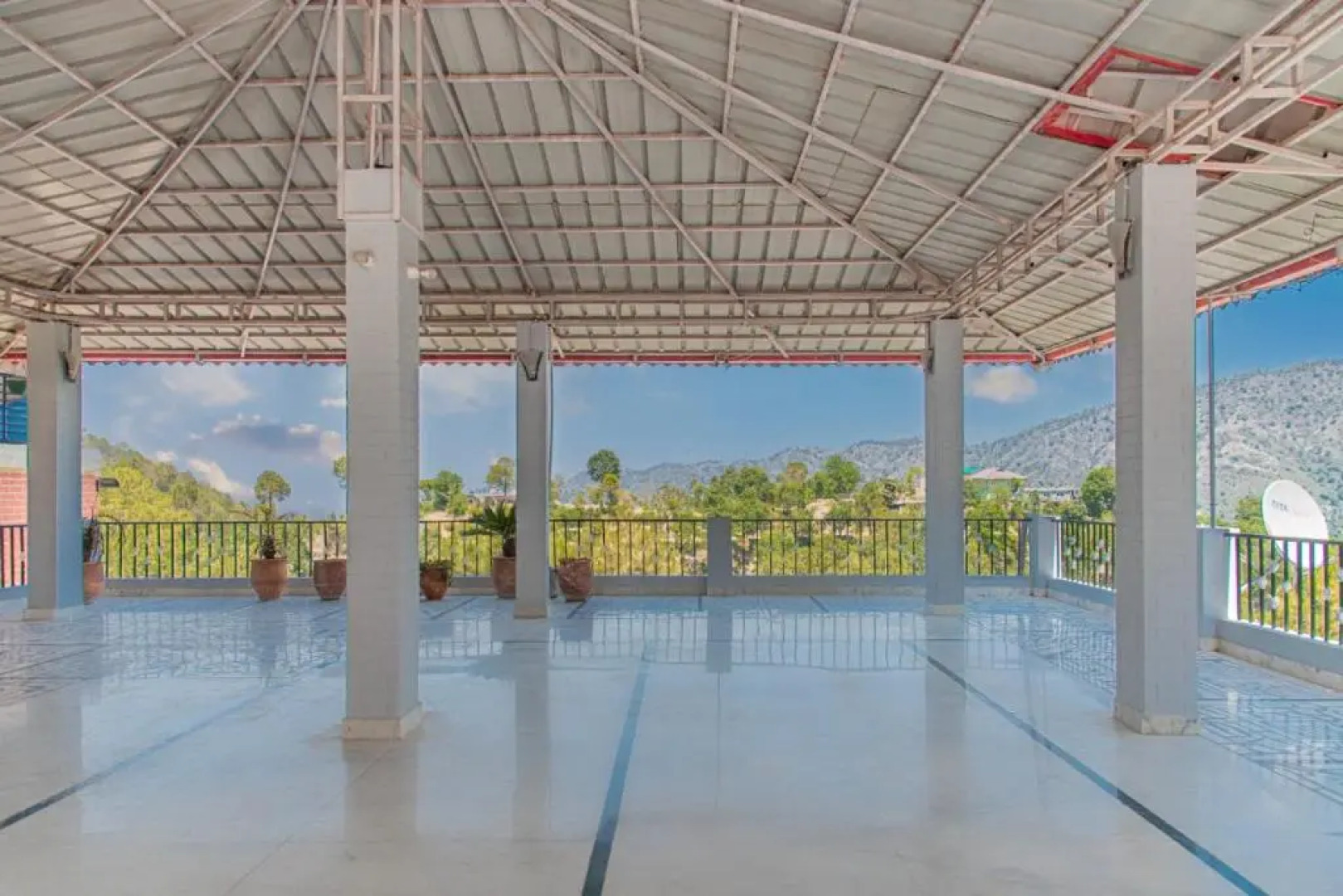 Studio room by tipsy