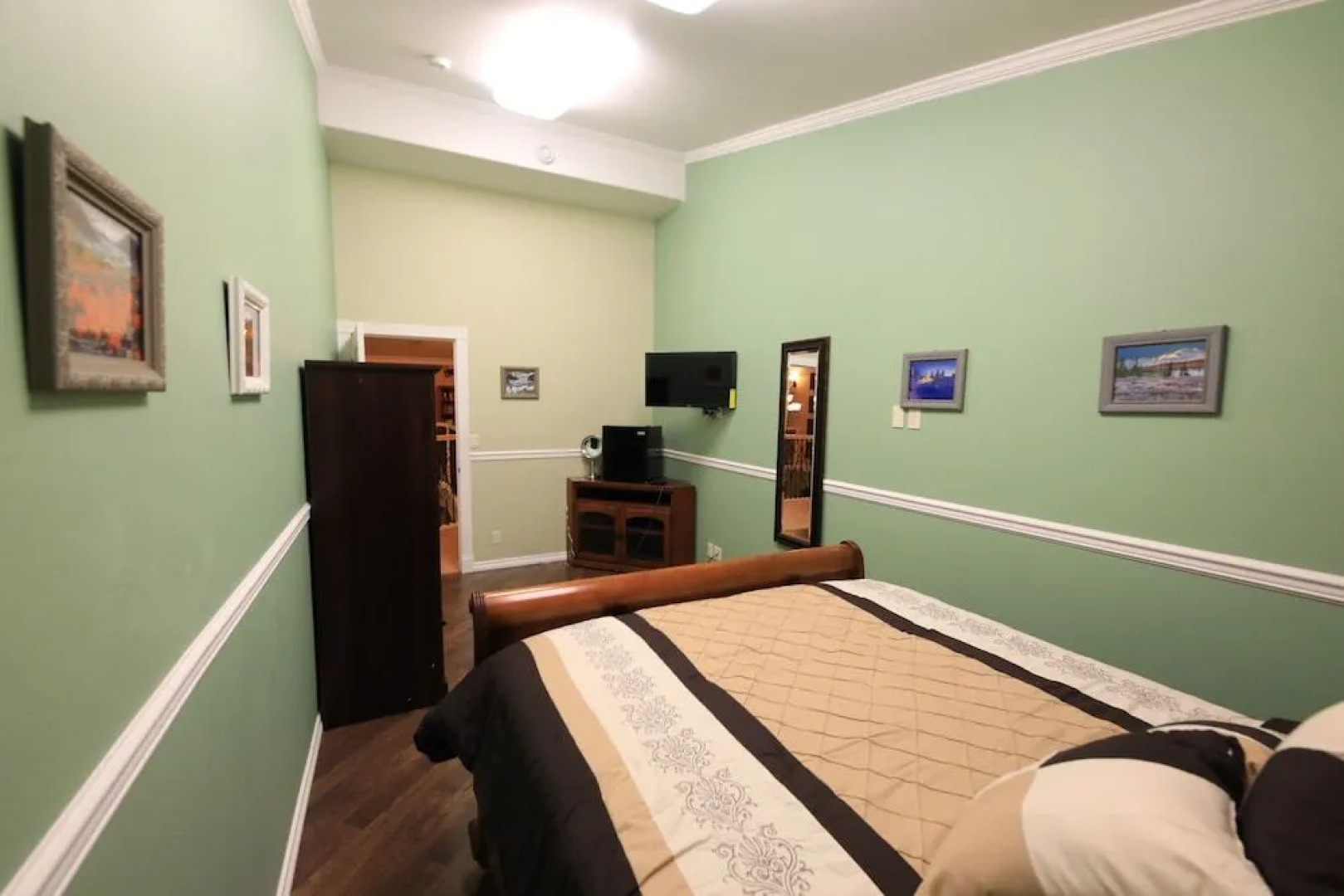 Aurora Pioneer Manor