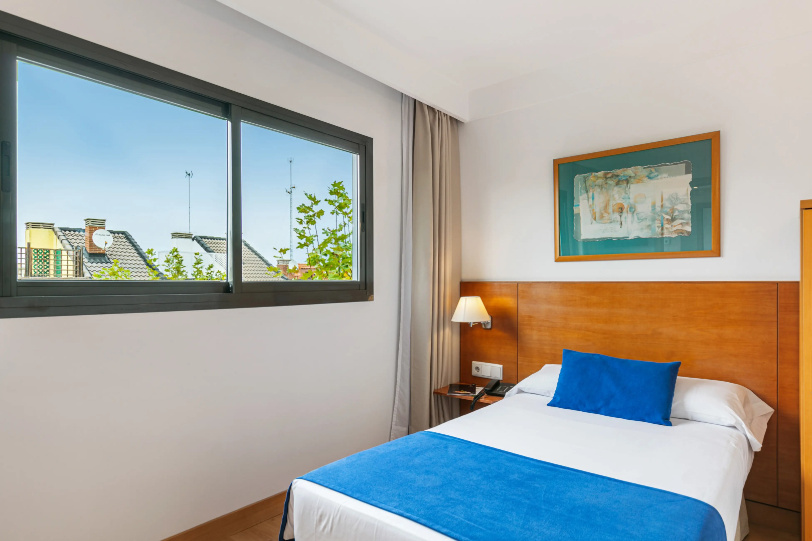 Отель Sercotel de los Reyes