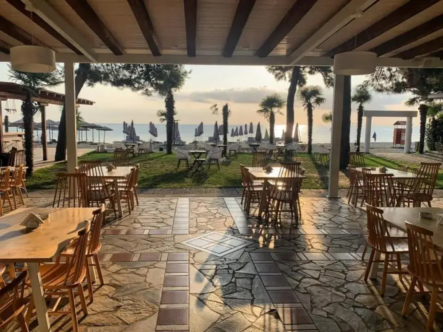 OCEANA Beach Hotel