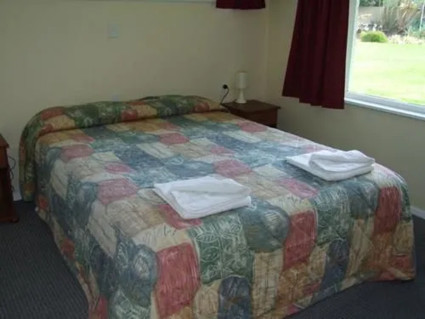 Hamilton Town & Country Motel